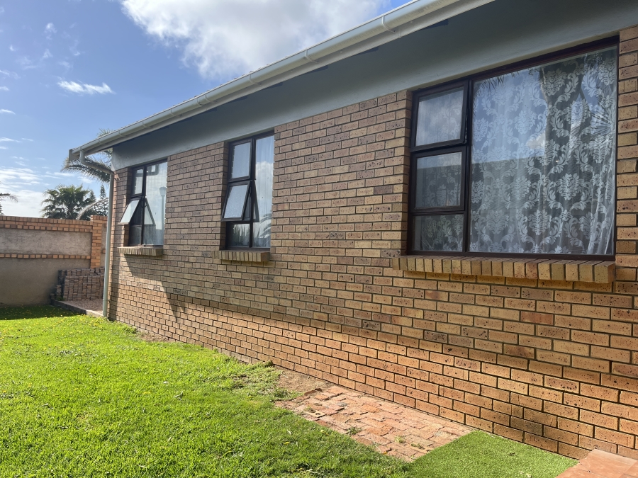 3 Bedroom Property for Sale in Heiderand Western Cape